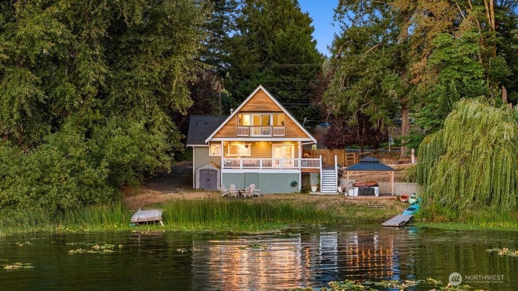 5680 Long Lake Road SE, Port Orchard, WA 98367