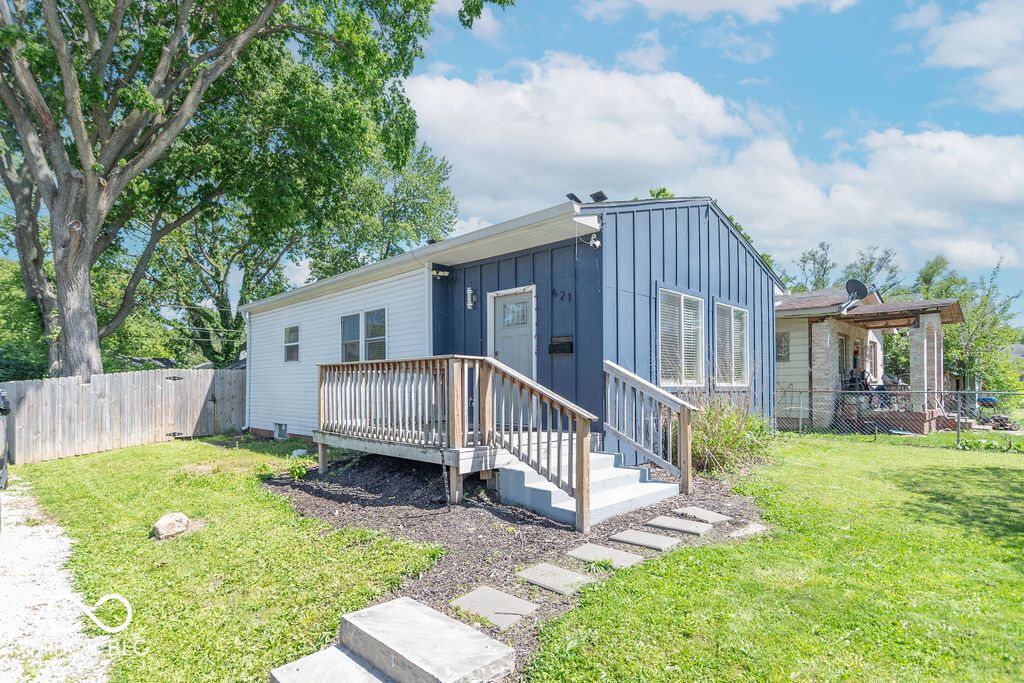 621 N Bradley Avenue, Indianapolis, IN 46201