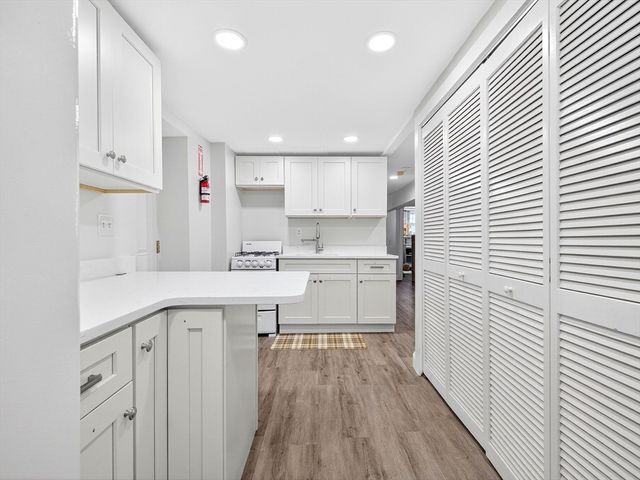 132 Woodley Ave, Boston, MA 02132