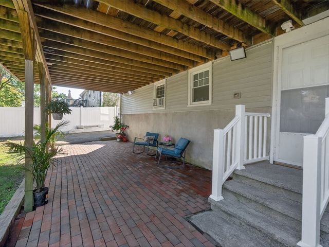 132 Woodley Ave, Boston, MA 02132