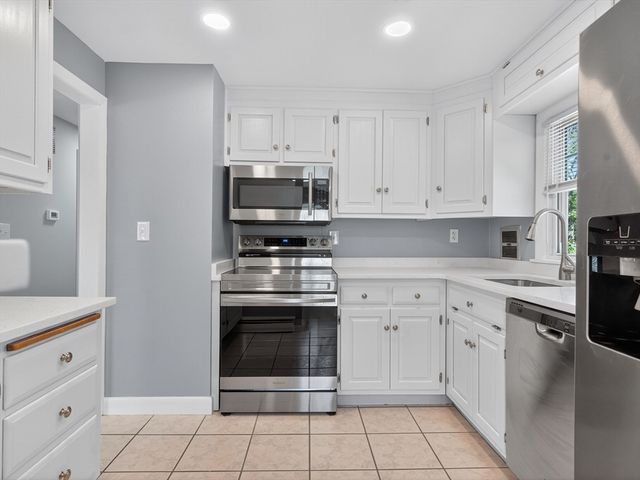 132 Woodley Ave, Boston, MA 02132