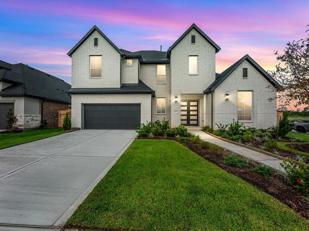 Image 1 of property listing at 2723 Crown Ridge Drive, Missouri City, TX 77459