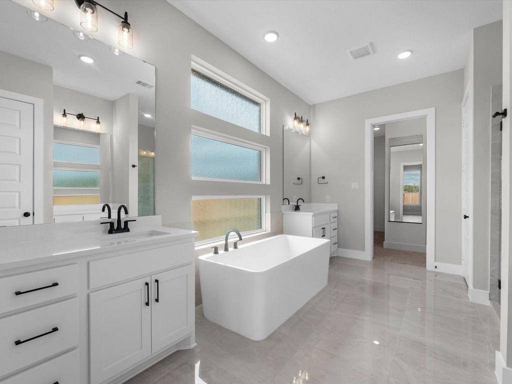 Image 12 of property listing at 2723 Crown Ridge Drive, Missouri City, TX 77459