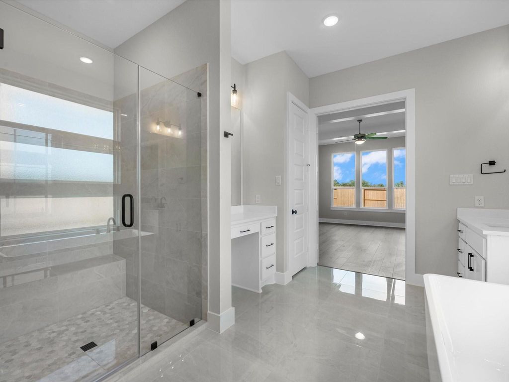 Image 13 of property listing at 2723 Crown Ridge Drive, Missouri City, TX 77459