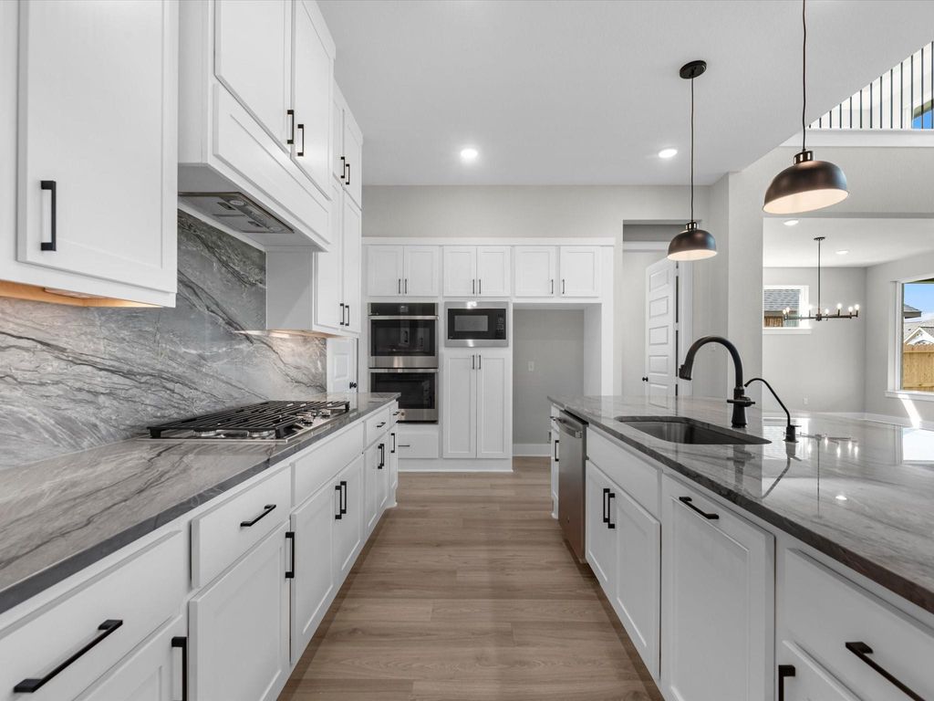 Image 3 of property listing at 2723 Crown Ridge Drive, Missouri City, TX 77459
