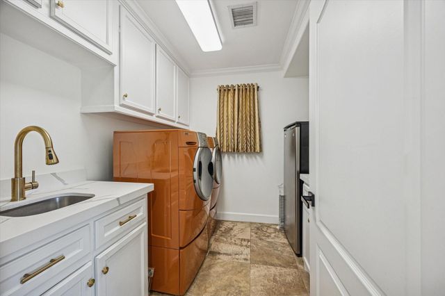 61 Open Sands Court, Sugar Land, TX 77479