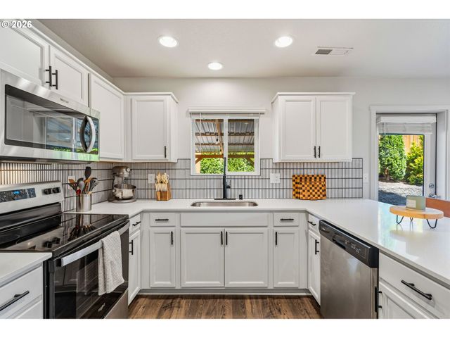 2100 S MEADOWLARK Loop, Ridgefield, WA 98642