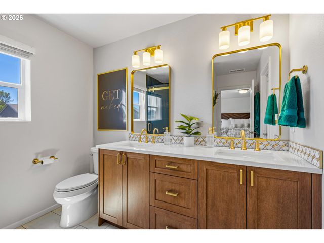 2100 S MEADOWLARK Loop, Ridgefield, WA 98642