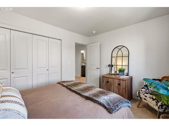 2100 S MEADOWLARK Loop, Ridgefield, WA 98642