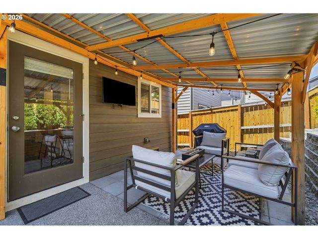 2100 S MEADOWLARK Loop, Ridgefield, WA 98642