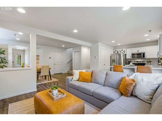 2100 S MEADOWLARK Loop, Ridgefield, WA 98642