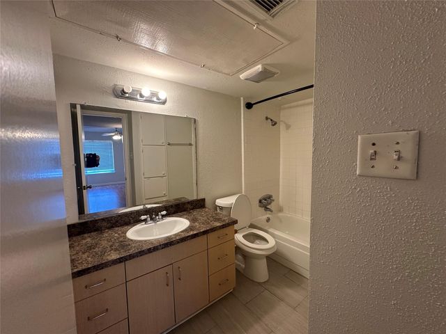 2350 Bering Drive 131, Houston, TX 77057