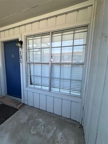 2350 Bering Drive 131, Houston, TX 77057