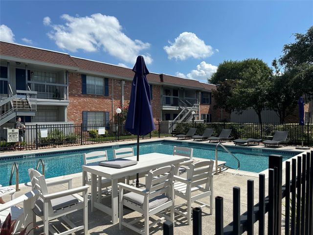 2350 Bering Drive 131, Houston, TX 77057