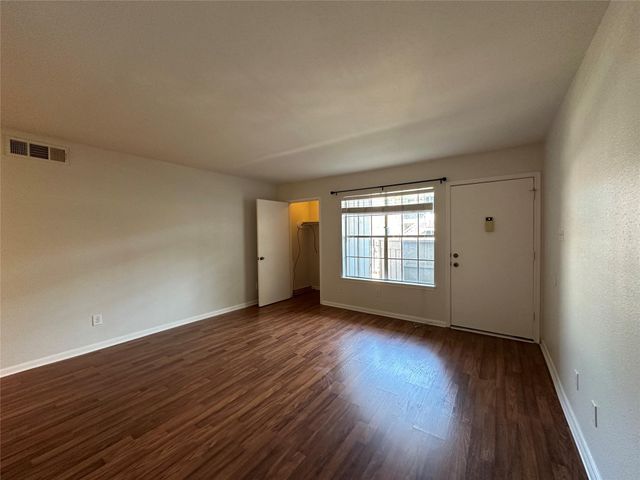 2350 Bering Drive 131, Houston, TX 77057