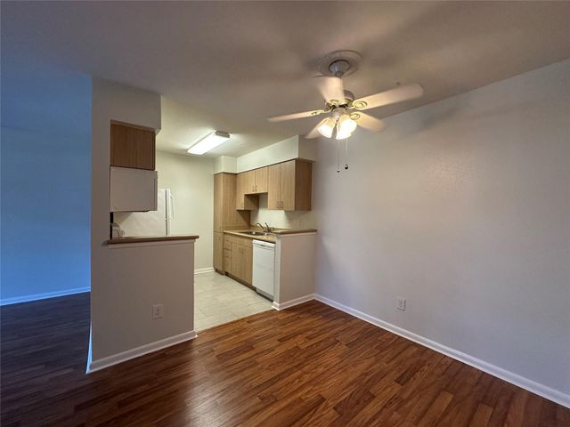 2350 Bering Drive 131, Houston, TX 77057