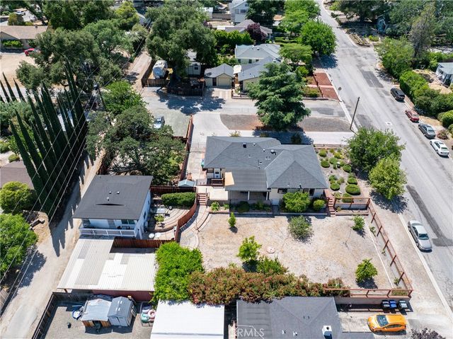 204 18th St, Paso Robles, CA 93446