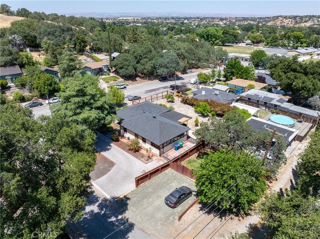 204 18th St, Paso Robles, CA 93446