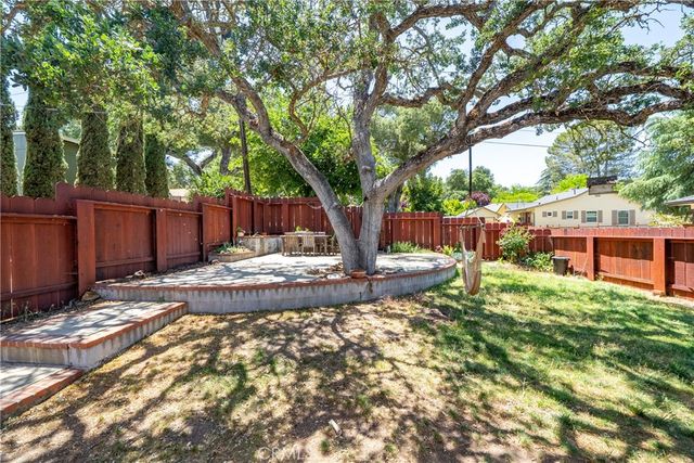 204 18th St, Paso Robles, CA 93446