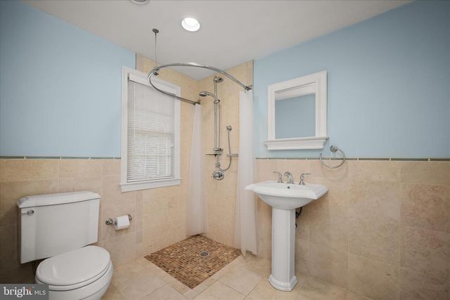 6801 NEWBOLD DR, Bethesda, MD 20817