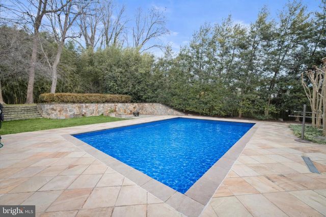 6801 NEWBOLD DR, Bethesda, MD 20817