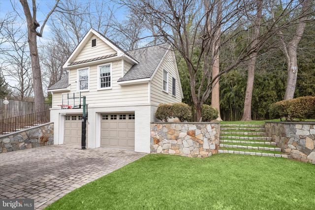 6801 NEWBOLD DR, Bethesda, MD 20817