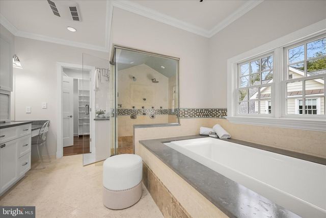 6801 NEWBOLD DR, Bethesda, MD 20817