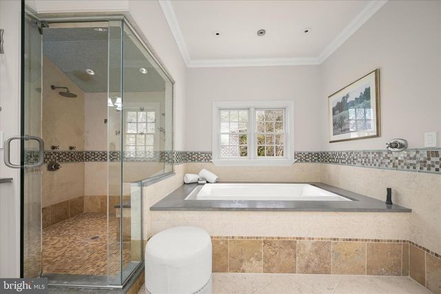 6801 NEWBOLD DR, Bethesda, MD 20817