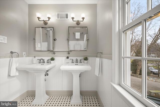 6801 NEWBOLD DR, Bethesda, MD 20817