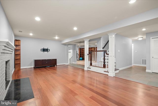 6801 NEWBOLD DR, Bethesda, MD 20817