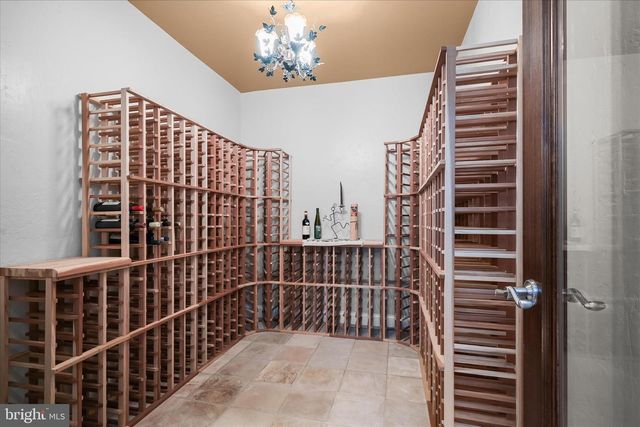 6801 NEWBOLD DR, Bethesda, MD 20817