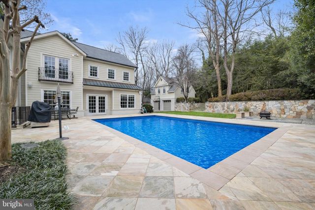 6801 NEWBOLD DR, Bethesda, MD 20817