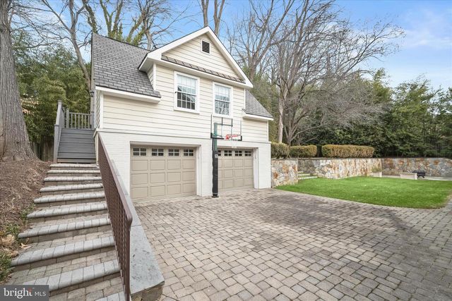 6801 NEWBOLD DR, Bethesda, MD 20817