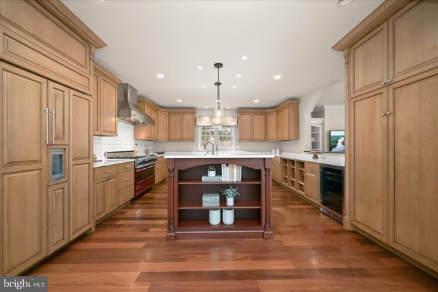 6801 NEWBOLD DR, Bethesda, MD 20817