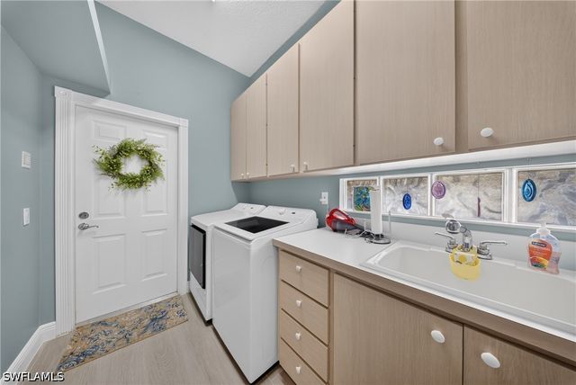 3204 Benicia CT, Naples, FL 34109