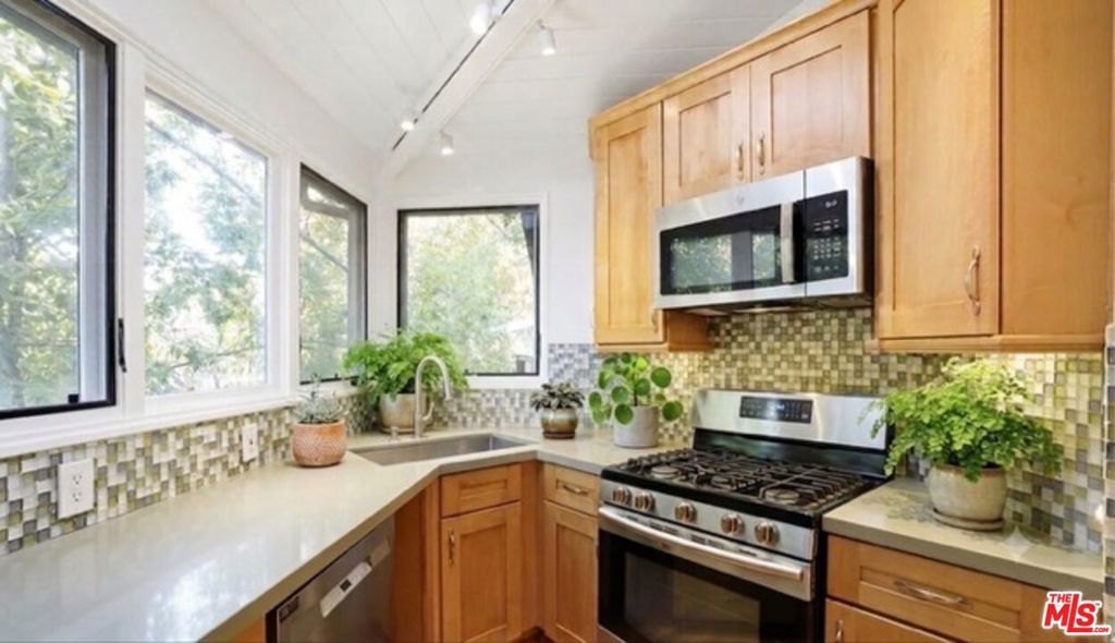 2427 Liberty Lane, Topanga, CA 90290 — photo 5