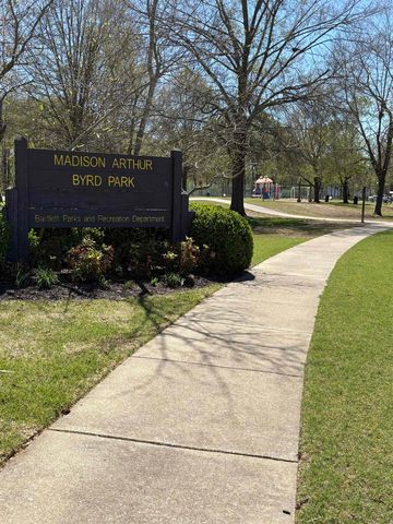 3490 SUMMERDALE DR, Bartlett, TN 38133