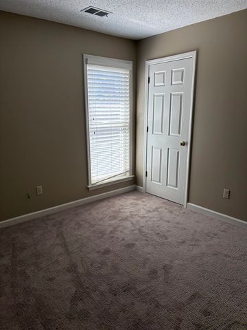 3490 SUMMERDALE DR, Bartlett, TN 38133