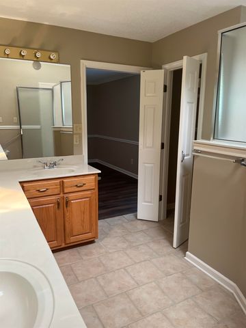 3490 SUMMERDALE DR, Bartlett, TN 38133