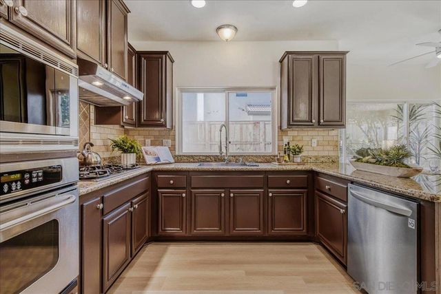 1974 Olivia Gln, Escondido, CA 92025