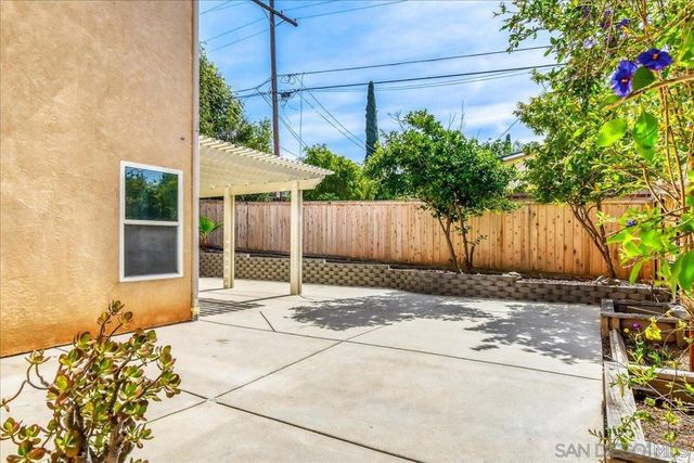 1974 Olivia Gln, Escondido, CA 92025