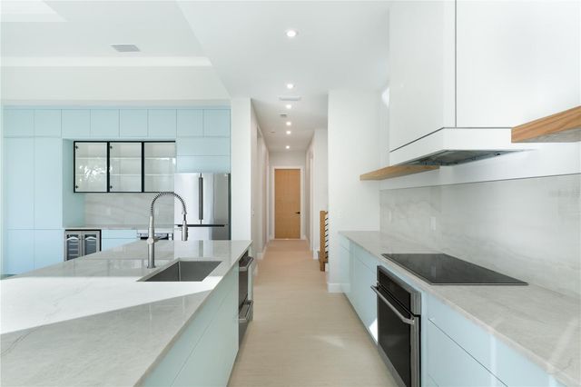 2414 BAYSHORE ROAD, Nokomis, FL 34275