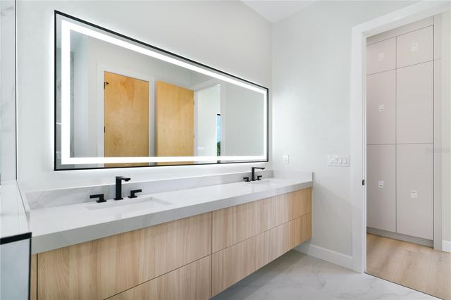 2414 BAYSHORE ROAD, Nokomis, FL 34275