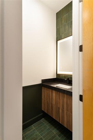 2414 BAYSHORE ROAD, Nokomis, FL 34275