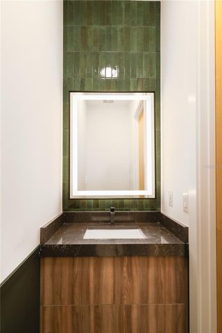 2414 BAYSHORE ROAD, Nokomis, FL 34275