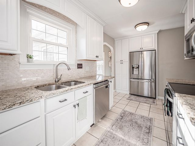 2707 E Chandler Avenue, Evansville, IN 47714