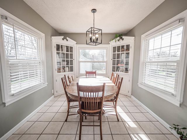 2707 E Chandler Avenue, Evansville, IN 47714