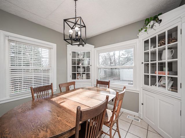 2707 E Chandler Avenue, Evansville, IN 47714