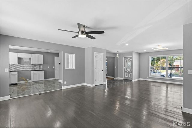 2878 Castleford Drive, Florissant, MO 63033