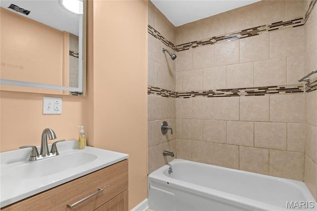 2878 Castleford Drive, Florissant, MO 63033